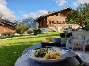 Chalet Spitzhorn - Your Peak Getaway - Private Terrasse & gratis Parkplatz
